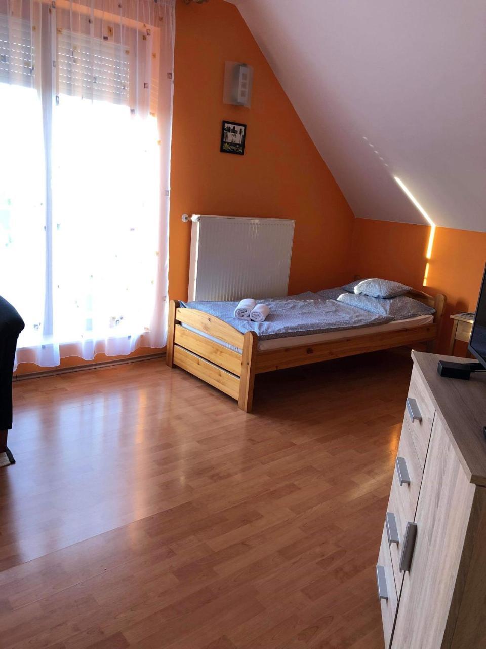 Kristály Apartmanház Sárvár Exterior foto
