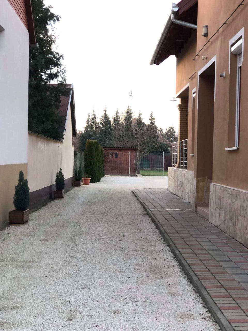 Kristály Apartmanház Sárvár Exterior foto