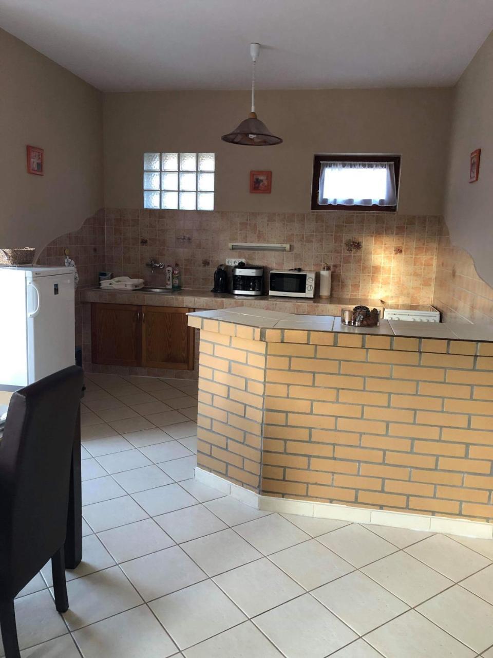 Kristály Apartmanház Sárvár Exterior foto